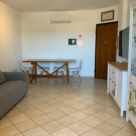 The Flower Apartamento Olbia