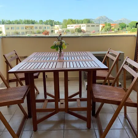 The Flower Apartamento Olbia